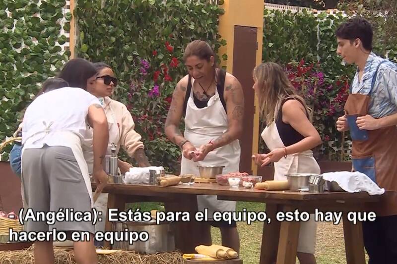 Angélica se molestó con Shirley cuando esta se negó a participar en la actividad, alegando que no tenía espacio para cocinar.