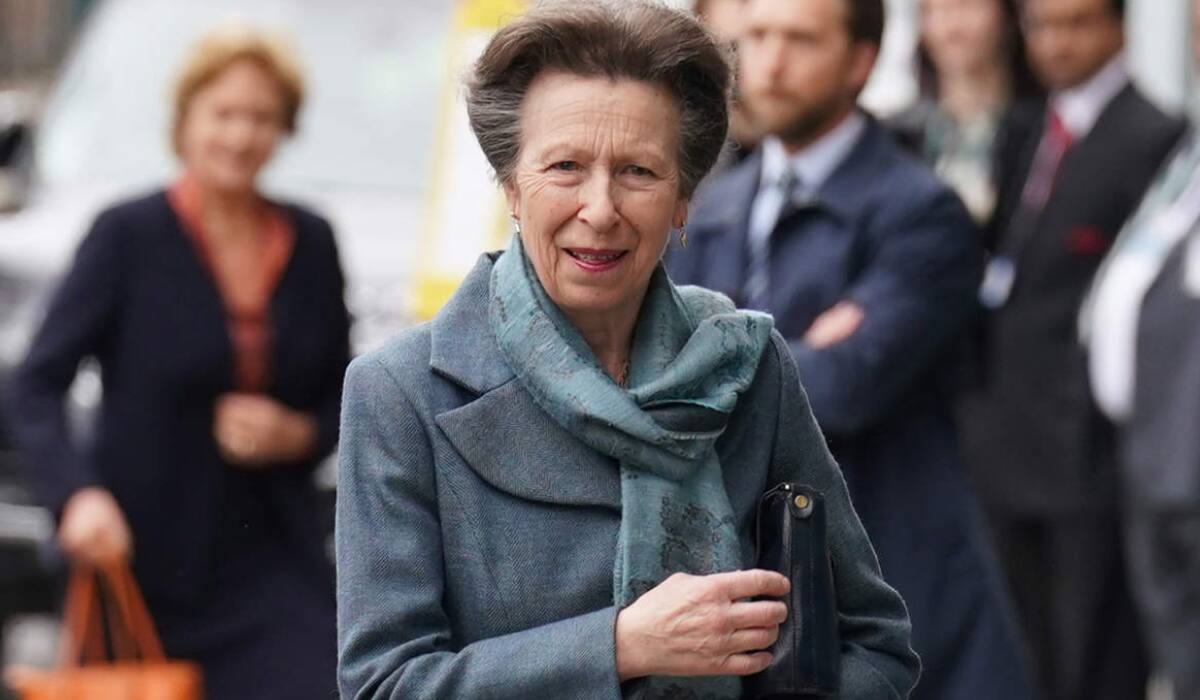 La princesa Ana fue dada de alta.