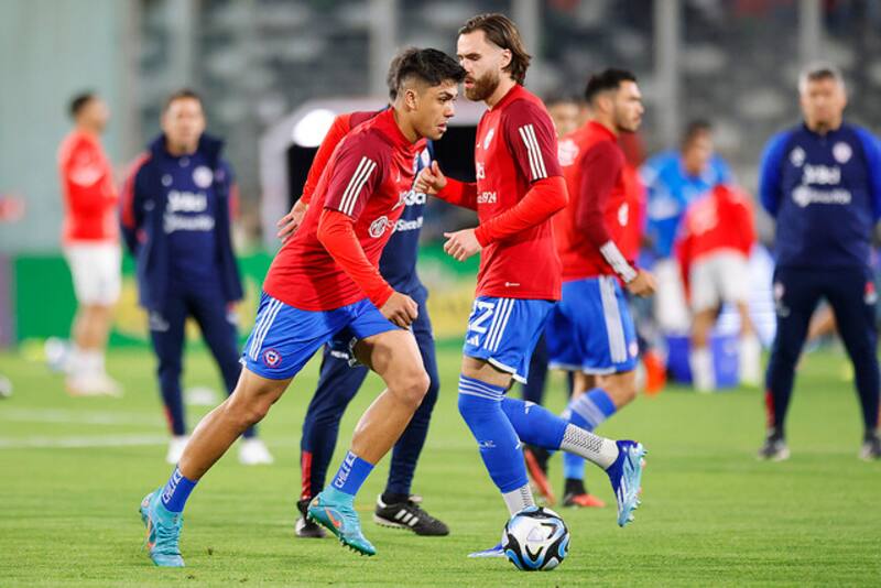 Precalentamiento de Chile vs. Paraguay en el Estadio Monumental. Foto: Aton