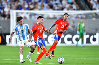 Astrólogo de Jorge Almirón le recomendó a La Roja jugar con estos colores para avanzar de fase en Copa América