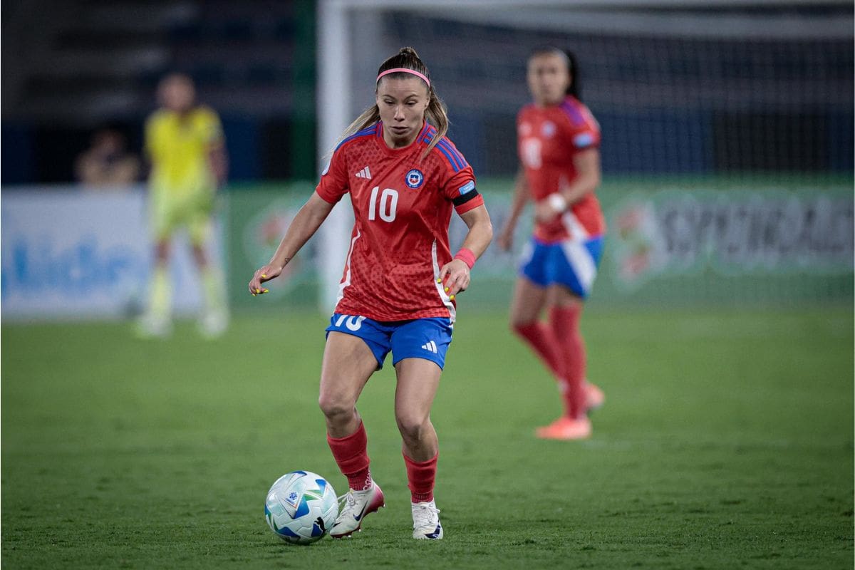 Yanara Aedo es una de las capitanas de La Roja en 2025.