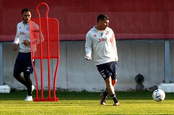 Nadie repite: La formación estelar que prepara Berizzo en La Roja para el amistoso con República Dominicana