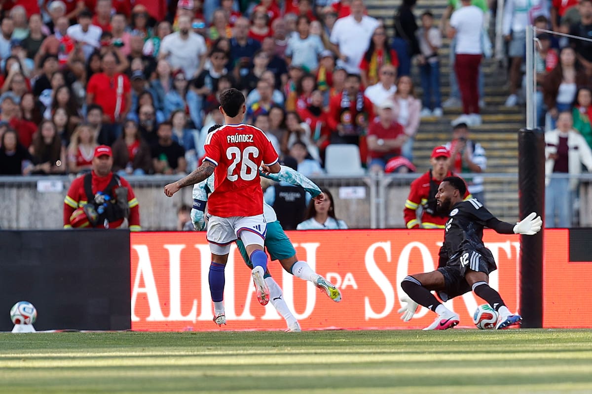 Vigouroux brilló en la derrota de Chile ante Portugal. Foto: ANFP