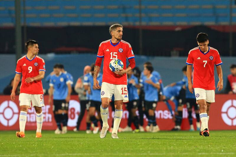 Jugadores de la Selección Chilena tras el segundo gol de Bolivia. Foto: Aton.