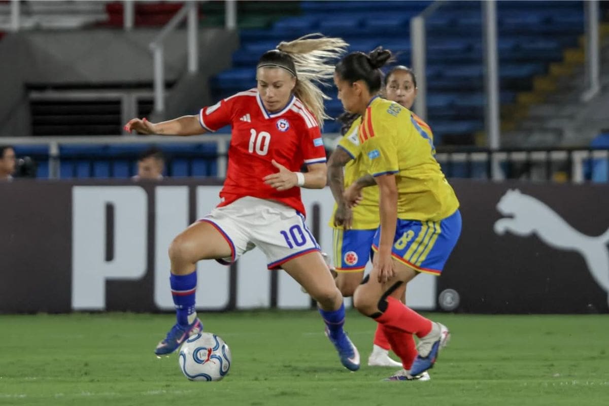 Chile perdió ante Colombia en Cali en esta Liga de Naciones. Las Cafeteras están hoy muy por sobre las chilenas en la realidad sudamericana. Foto: Comunicaciones/FFCh.