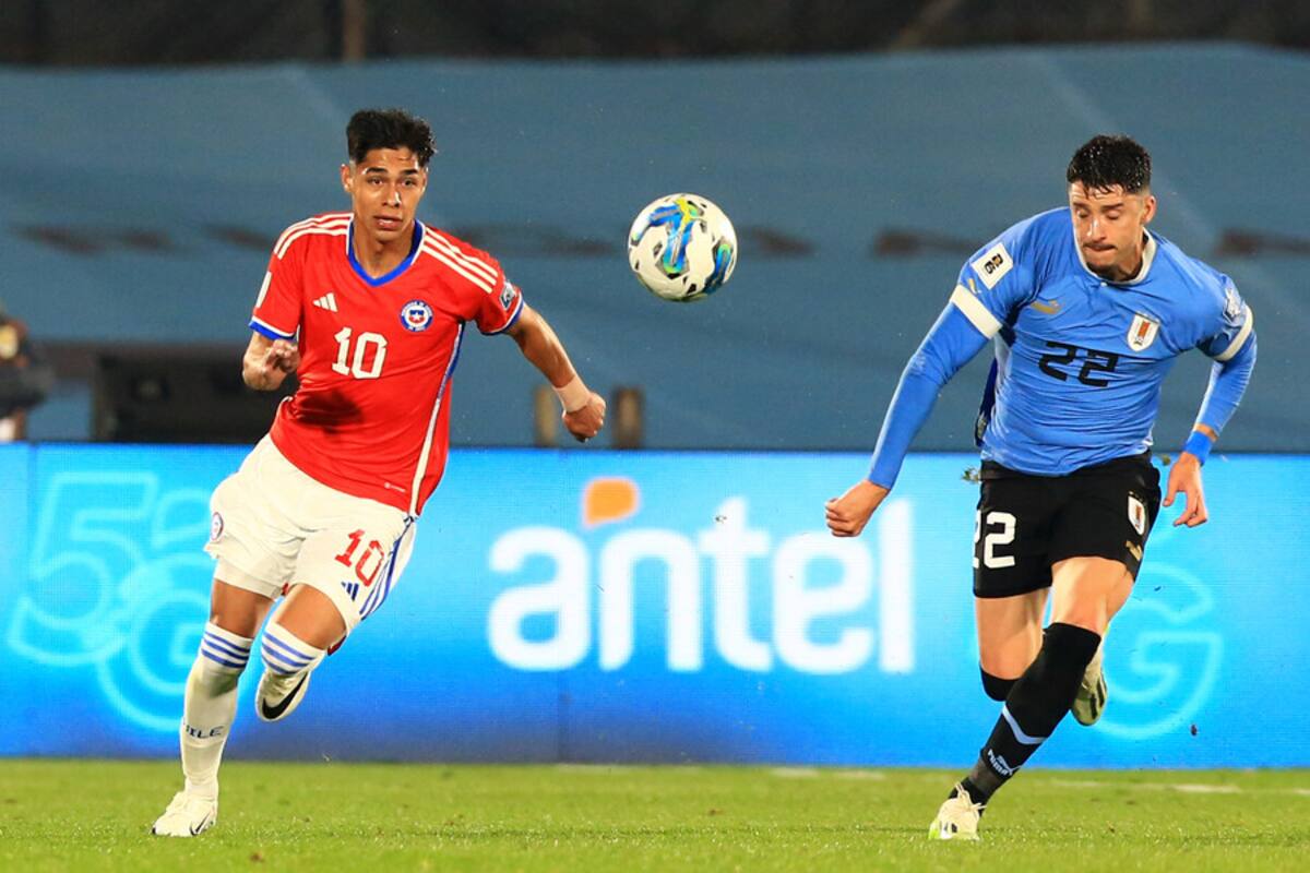 Darío Osorio en el duelo de Chile vs. Uruguay. Foto: Aton.