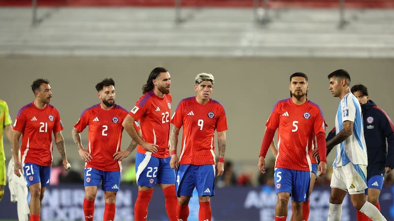 Histórico de la Selección Chilena: “Si no tenemos jugadores, vamos a seguir cambiando y cambiando entrenadores”