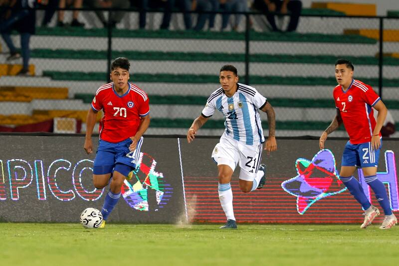 Chile cayó 5-0 ante Argentina en Venezuela.