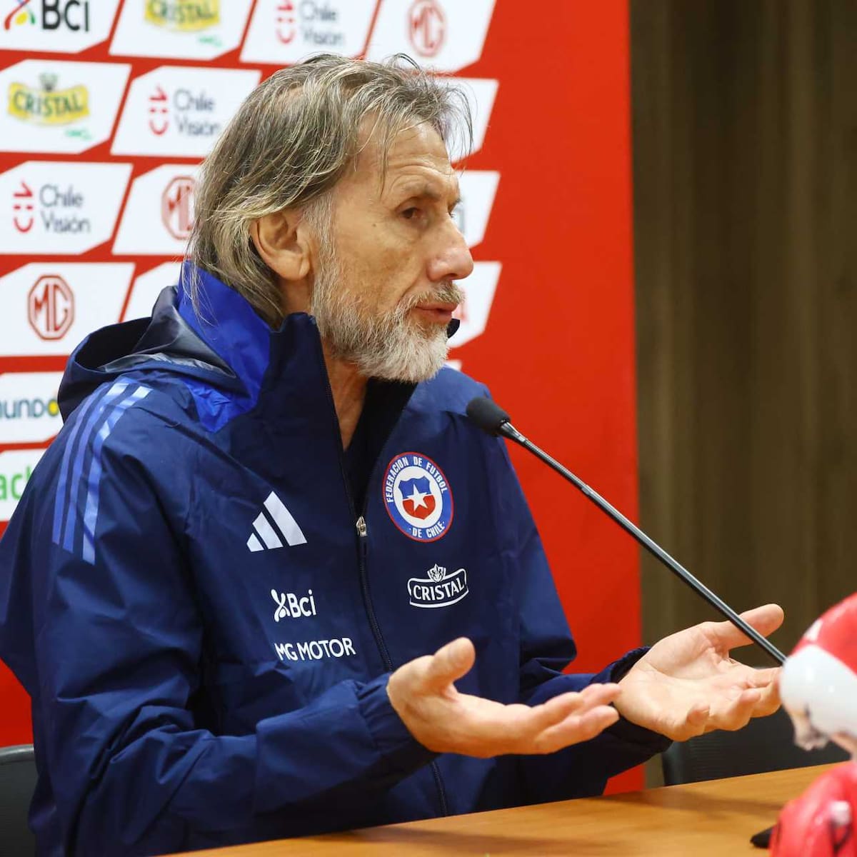 Ricardo Gareca cambia totalmente de rumbo tras dejar La Roja y sorprende con su nuevo trabajo