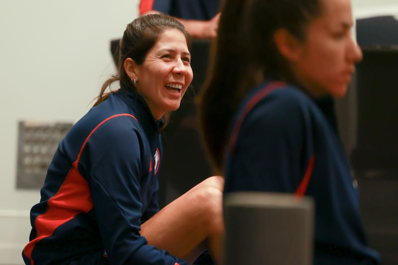 La selección se vio obligada a realizar un entrenamiento bajo techo productor del Ciclón Gabrielle. Foto: Comunicaciones / ANFP.