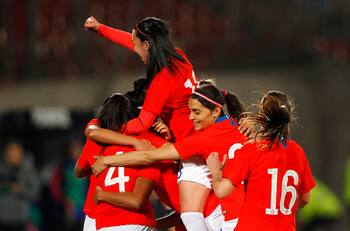 El proyecto de ley que buscaría potenciar el fútbol femenino en Chile