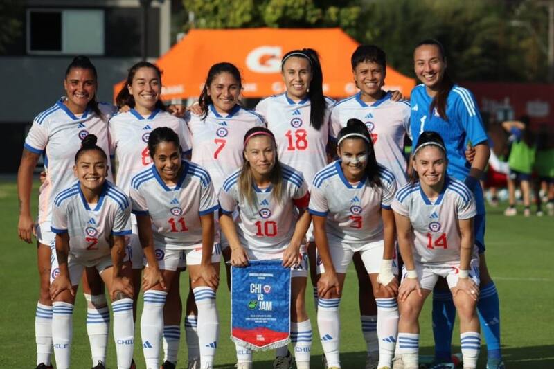 La formación de Chile ante Jamaica.