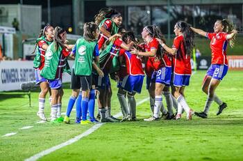 La Roja femenina Sub-17 vapuleó a Ecuador en el Sudamericano