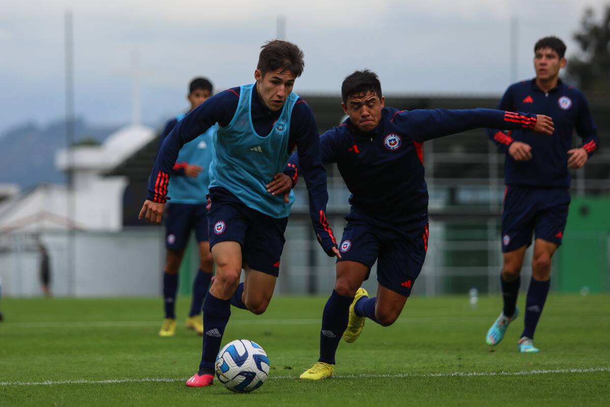 La última práctica de la Selección Sub 17, en el Estadio Francisco Reinoso de Cumbayá. Foto: Comunicaciones Federación de Fútbol de Chile.