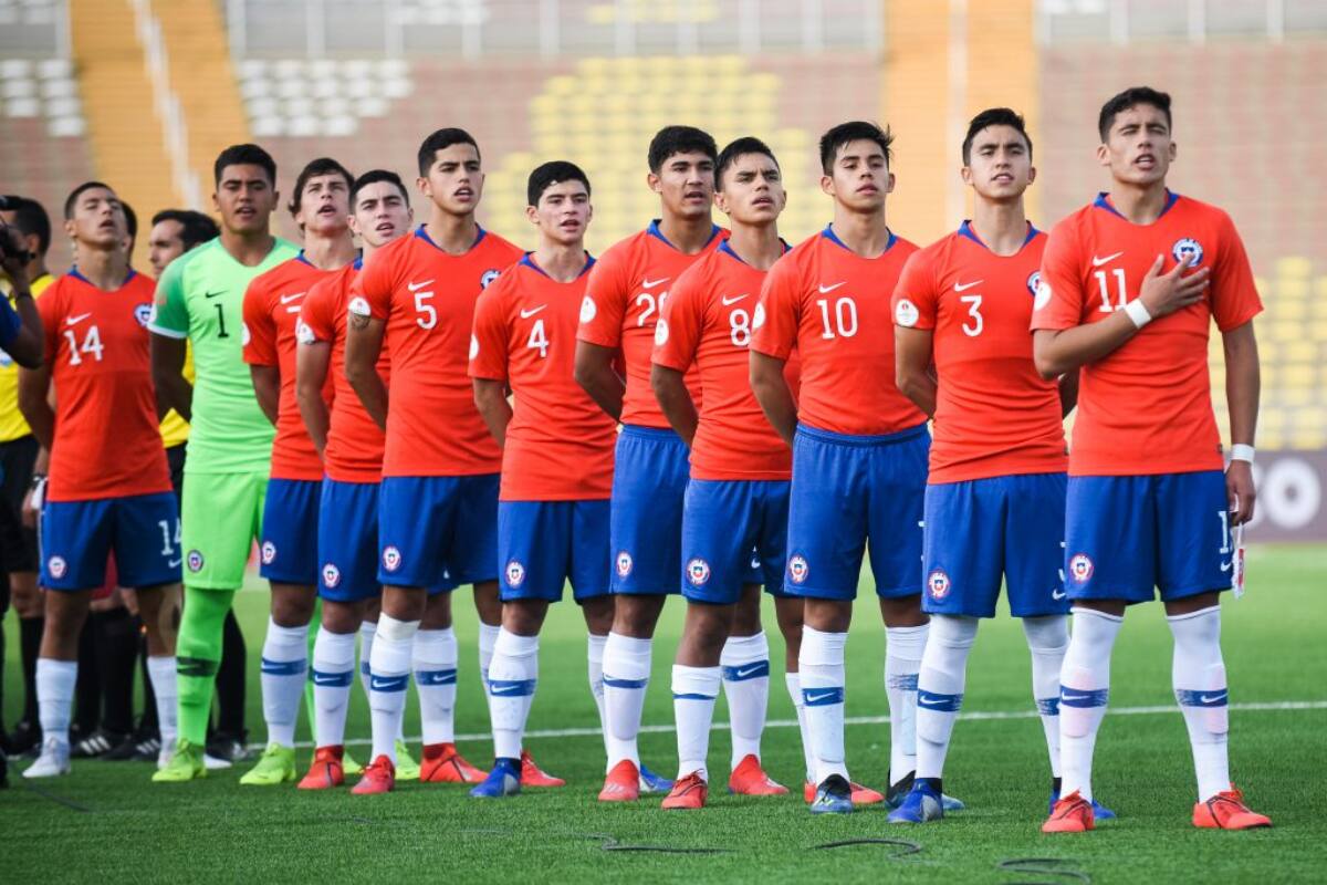 La Roja Sub 17 que consiguió el boleto al Mundial de Brasil. Foto: Federación de Fútbol de Chile.