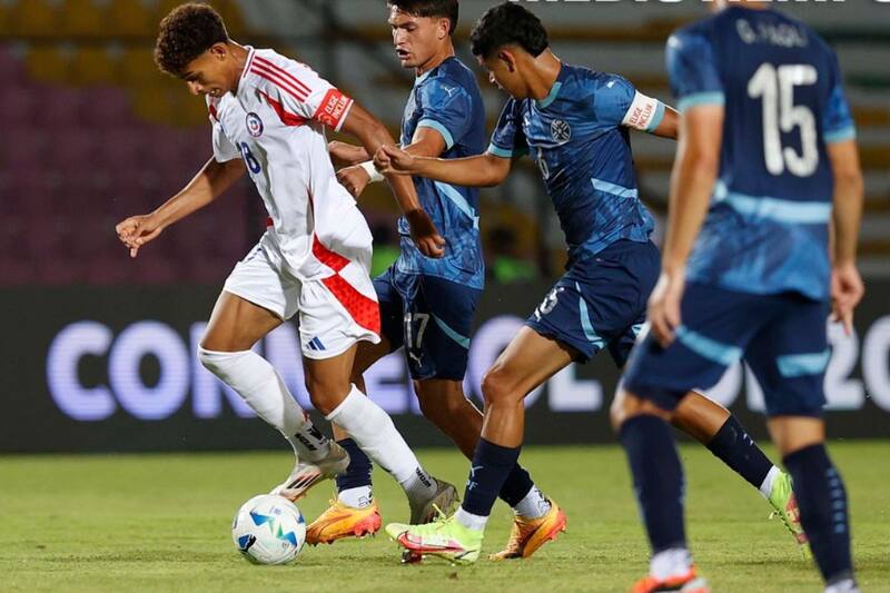 perdió ante Paraguay, en el cierre de la fase de grupos del Sudamericano. Foto: FFCh.