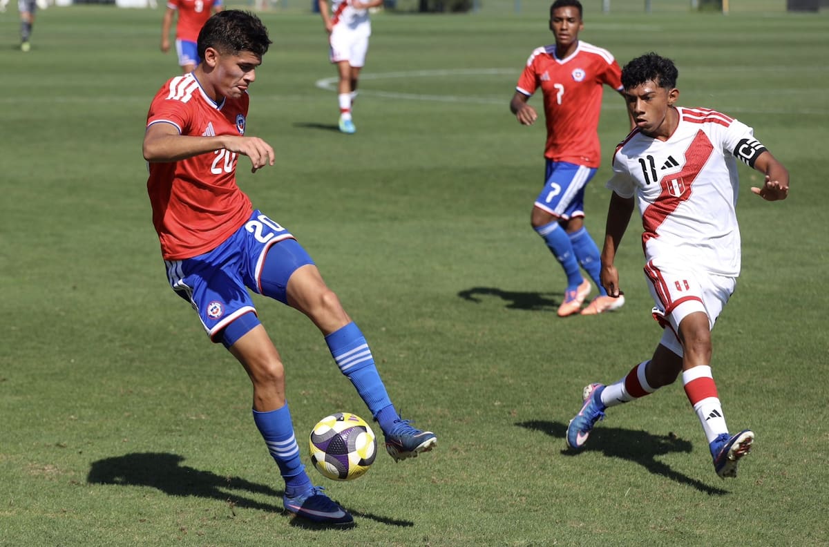 Chile Sub-20 mantiene el invicto ante Perú con brillo de sus figuras internacionales