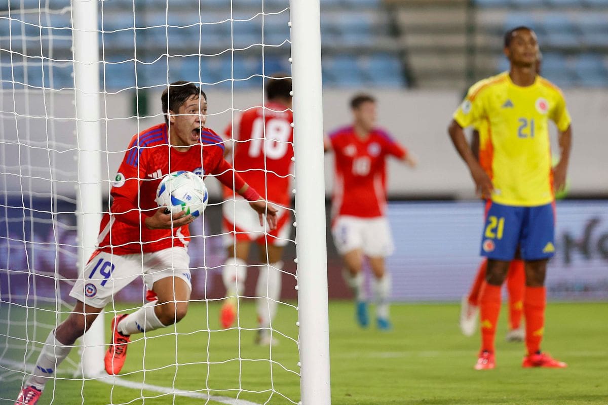 Patricio Romero marcó el único gol de Chile. Foto: Comunicaciones/FFCh.