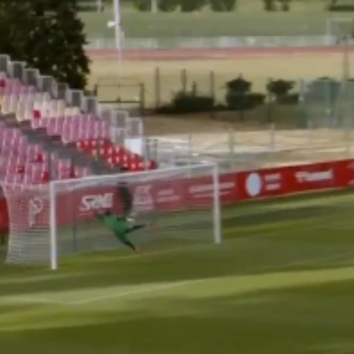 VIDEO | A lo Coto Sierra: El golazo de tiro libre de Matías Sepúlveda ante RD Congo