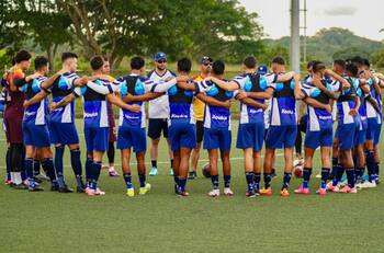 El polémico técnico chileno que tiene a su equipo como líder en la Liga de Naciones