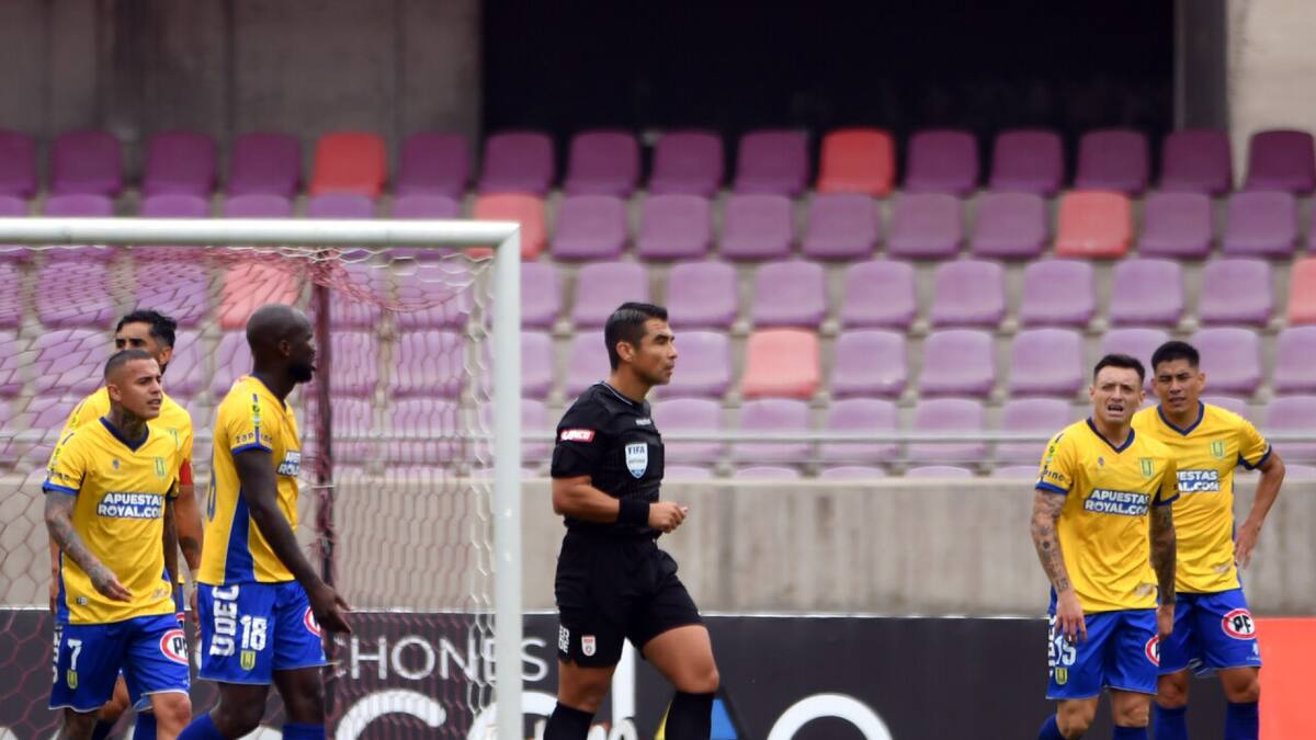 ¿Líneas mal trazadas? La nueva polémica arbitral contra La Serena que se toma el fútbol chileno