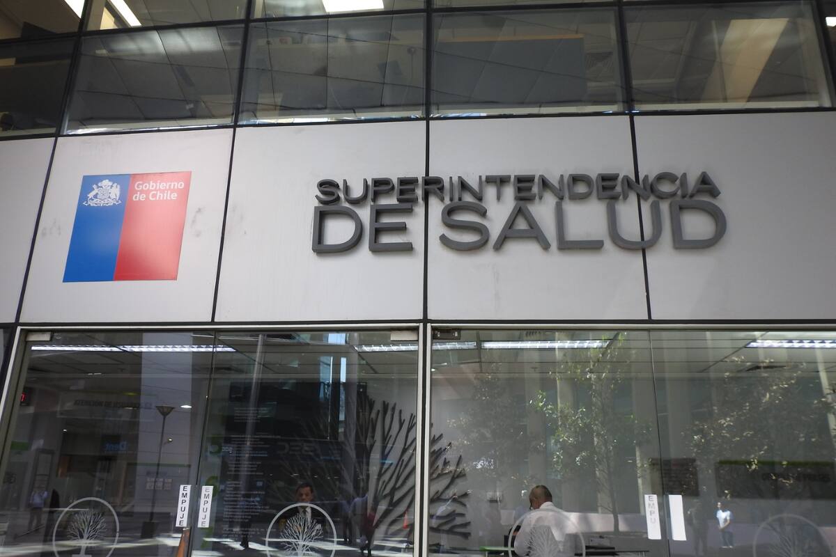 todavía evalúa la propuesta del plan de pago de una de las Isapres.