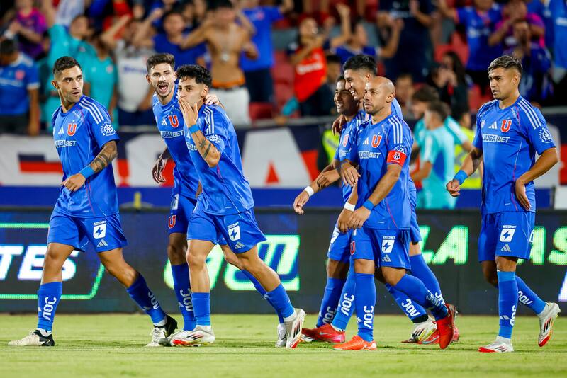Los azules estrenan camiseta alternativa contra Audax Italiano en La Florida. Foto: Aton.