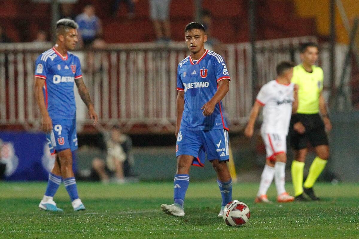 La U tiene dos bajas para el debut en Copa Chile. Foto: Aton.