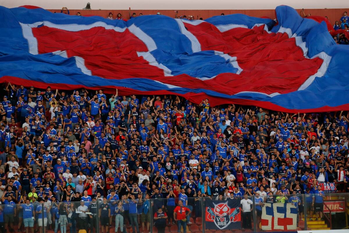 Hinchas de la U tendrán entradas más baratas vs Colo Colo que en sus partidos de local. Foto: Aton.