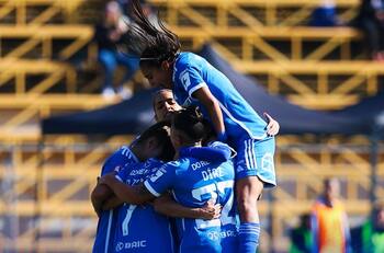 Figura goleadora de la U parte a Independiente del Valle de Ecuador