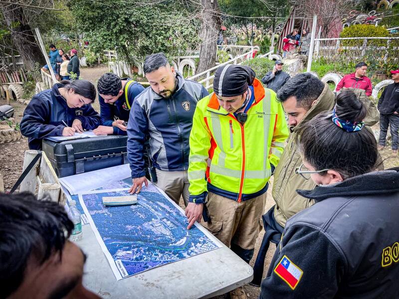 Durante la búsqueda de Gabriel se ha desplegado un intenso y multidisciplinario grupo de trabajo. Foto: Municipalidad de Nacimiento.