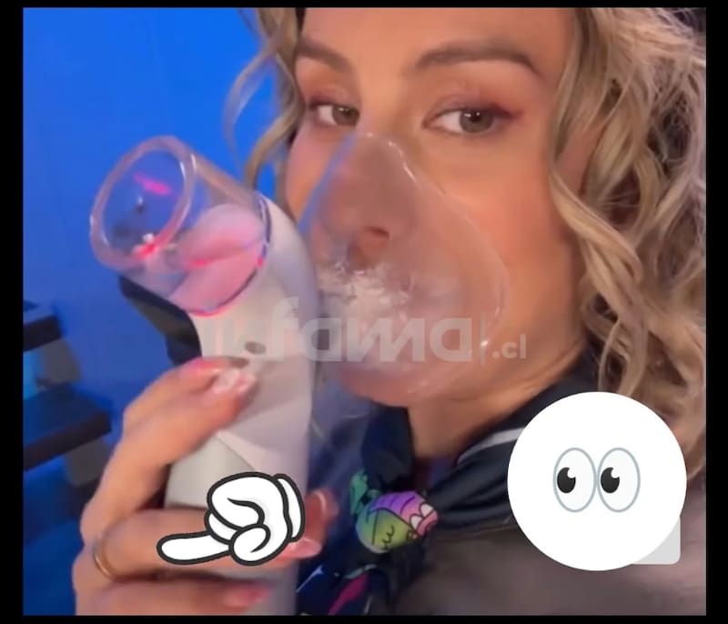 fue vista con su anillo de casada.