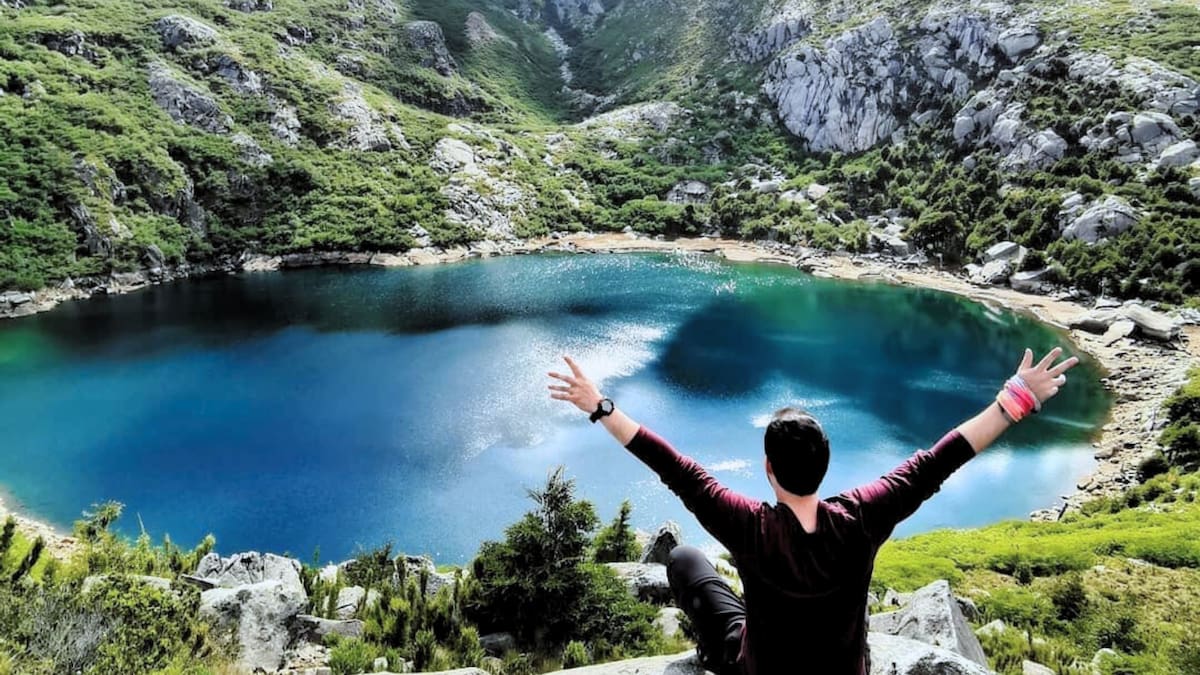 Si estás cansado de los panoramas repletos de gente, esta increíble laguna de aguas cristalinas en el sur de Chile es para ti