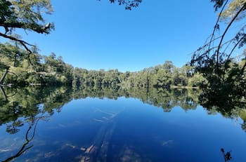 La laguna más romántica de Chile que promete amor eterno a sus visitantes a cambio de un beso