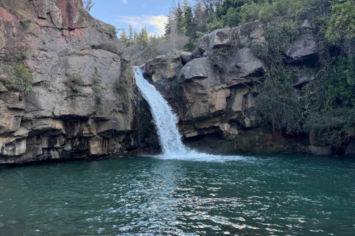Este paraíso natural se encuentra a 2 horas y 11 minutos de Santiago. Créditos: Google Maps.