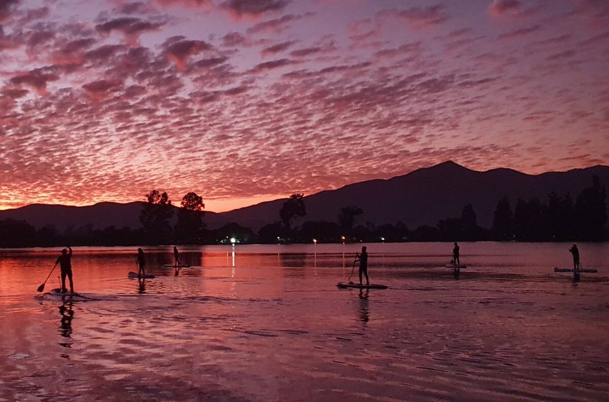 Esta laguna a solo una hora de Santiago es ideal para disfrutar los días más cálidos de septiembre