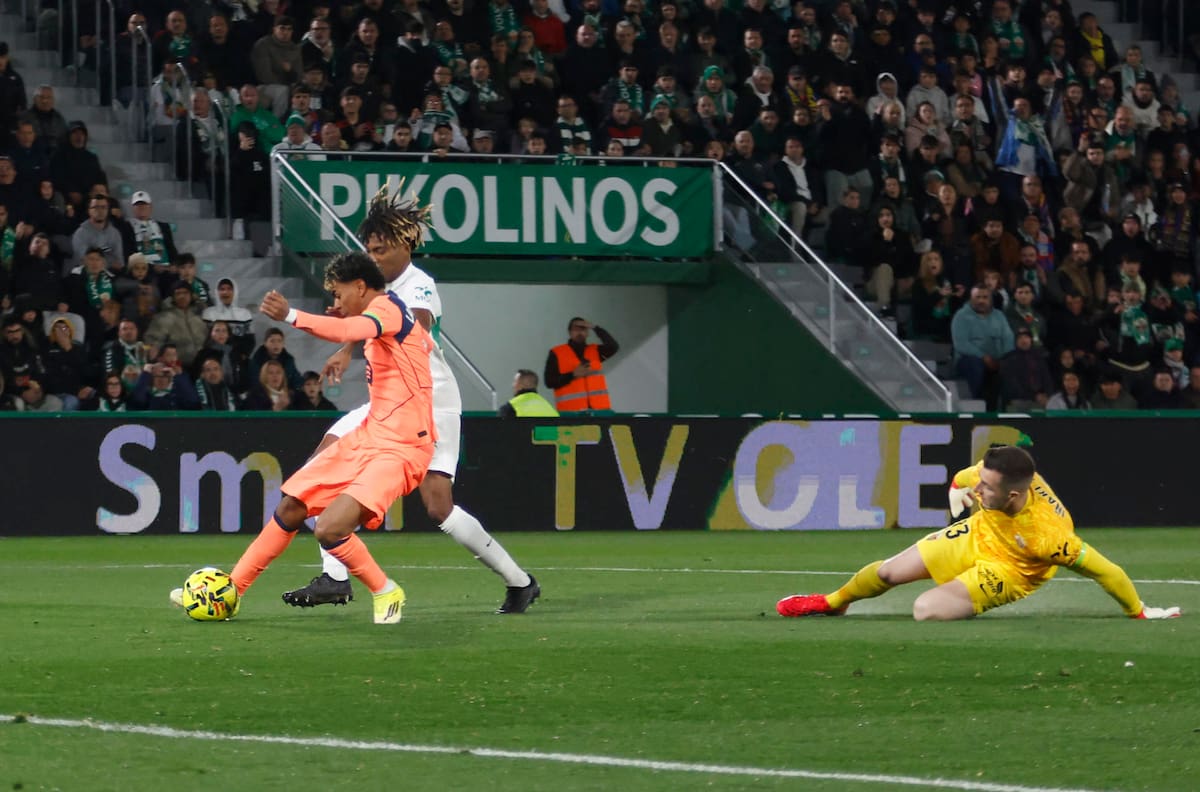 VIDEO |El padre de Lamine Yamal lanzó una frase que todo España comenta en pleno partido del Barcelona