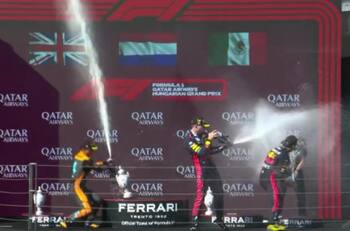 VIDEO | Lando Norris rompió el trofeo de Max Verstappen en la premiación del GP de Hungría