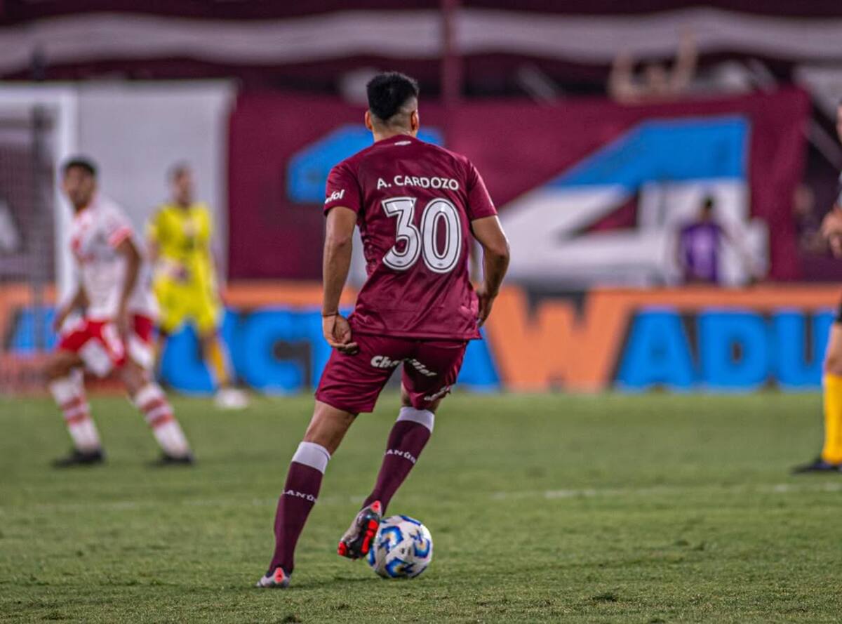 Agustín Cardozo fue pretendido por la U y hoy es una de las figuras del Granate. Foto: Lanús.