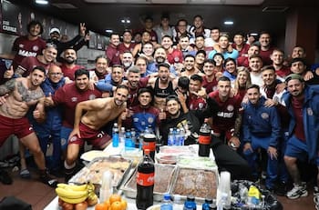 Lanús se sigue burlando de la U y sus hinchas: “Manden fotos de búhos”