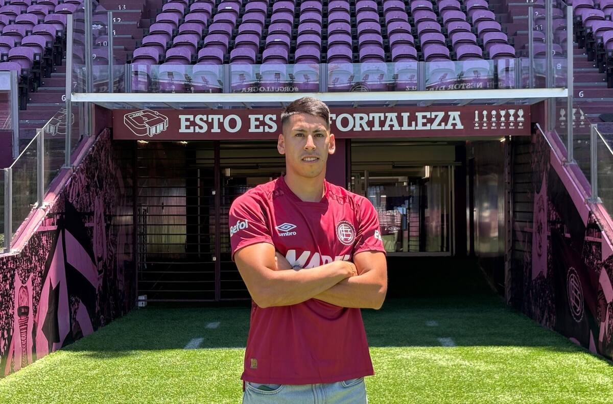 De deseo azul a figura granate: el reencuentro más silencioso entre la U y Lanús en Sudamericana