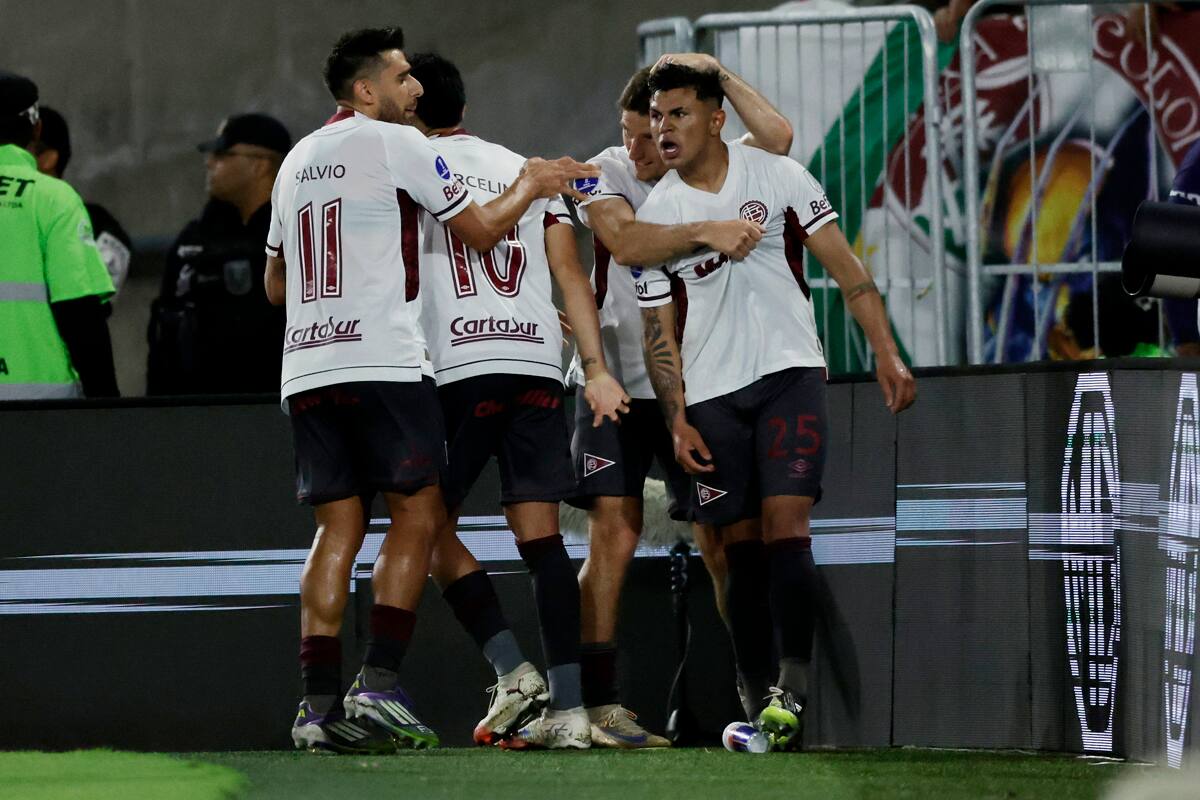 venció por un global de 2-1 a Fluminense y clasificó a semifinales de la Copa Sudamericana.
