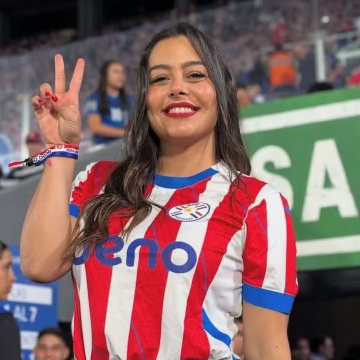 Chilavert está fuera de control: trató de prostituta a Larissa Riquelme