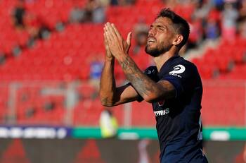 Larrivey: "Se extraña la competencia, volver a pegarle a una pelota"