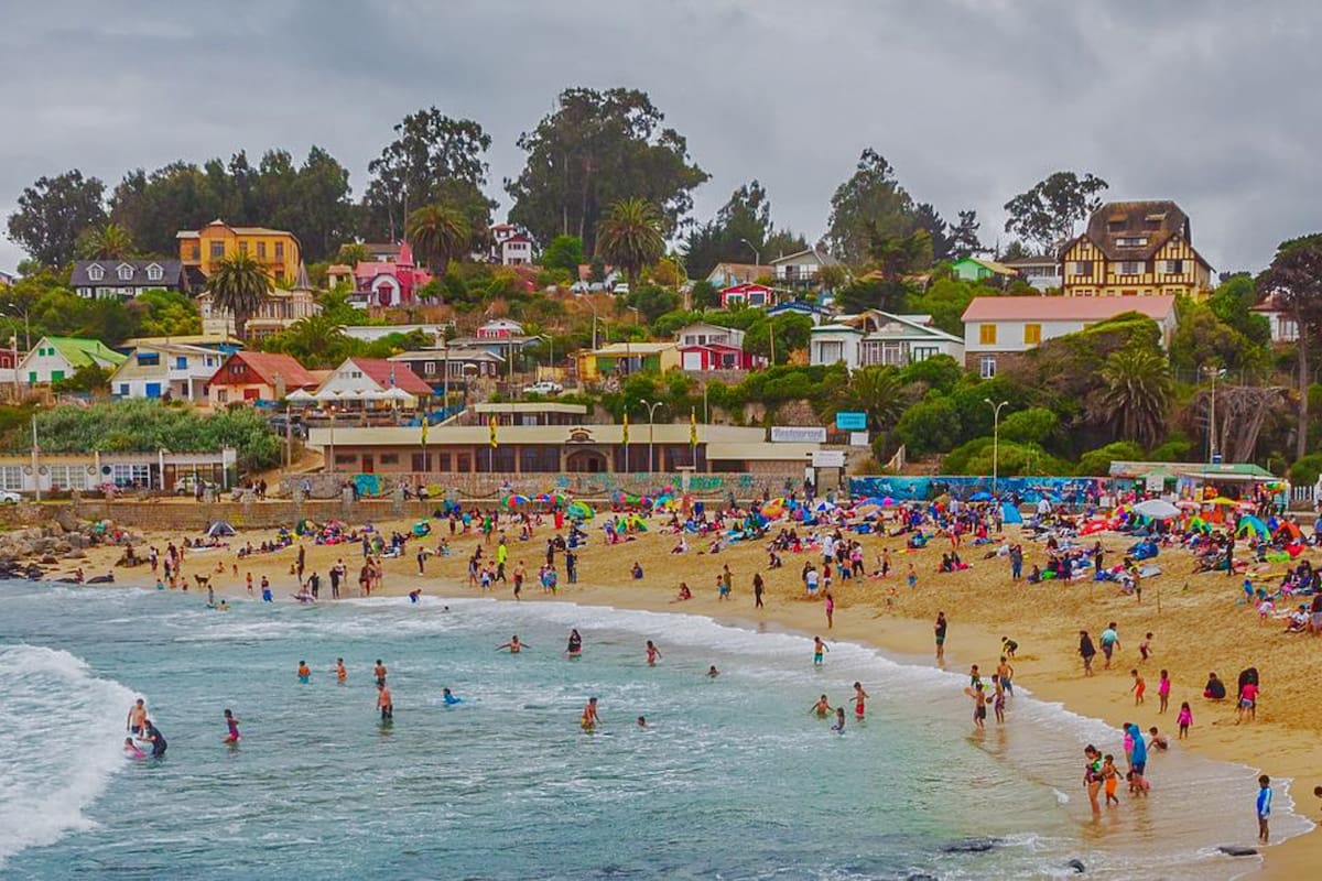 Un destino que tiene playas perfectas para recorrer este fin de semana largo cerca de Santiago. Foto: Servicio Nacional del Patrimonio Cultural.