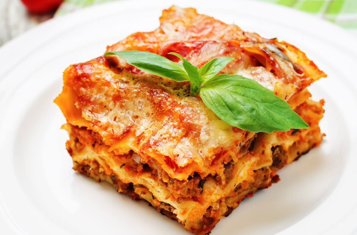 Receta de lasaña boloñesa en freidora de aire: disfruta de este clásico italiano en menos tiempo