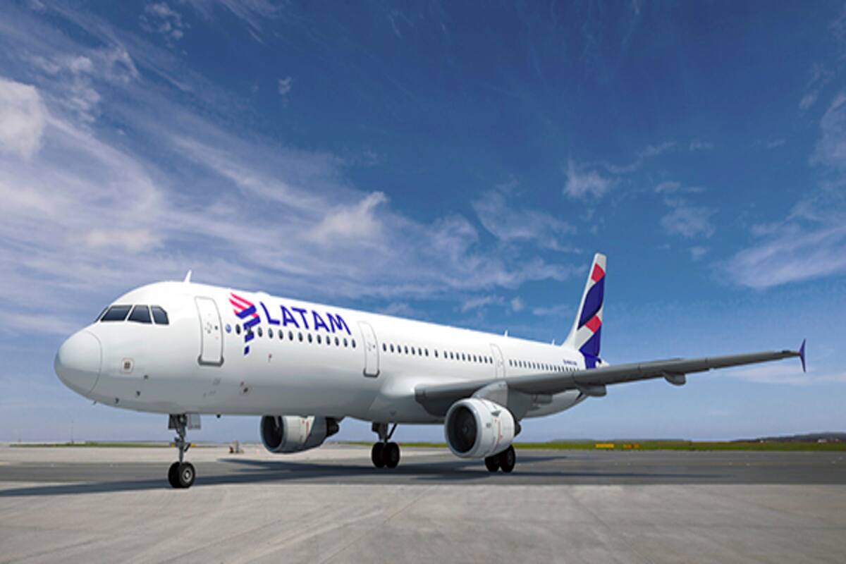 Un avión Latam como éste es el que pilotaba Iván Andaur cuando comenzar los problemas de salud que le costaron la vida.