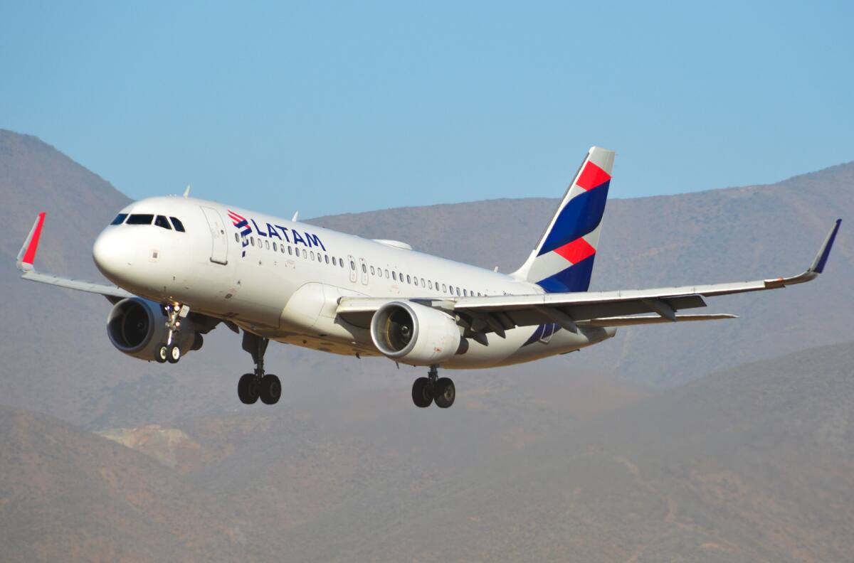 Con piel de tiburón: la innovadora nueva tecnología de Latam Airlines para combatir la contaminación