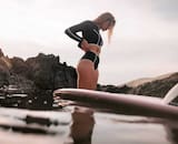 VIDEO | Surfista británica podría romper récord mundial tras montar impresionante ola