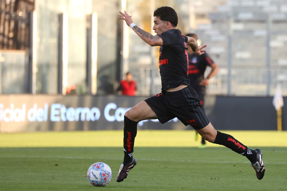 El extremo dejó a todos boquiabiertos en la Noche Alba, pero Fernando Ortiz no lo vislumbra como titular. Foto: Aton.